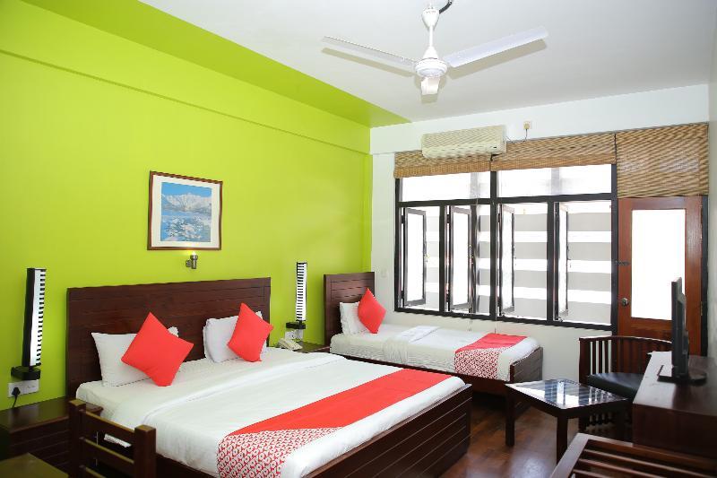Oyo 256 Subash Hotel Jaffna Exterior foto